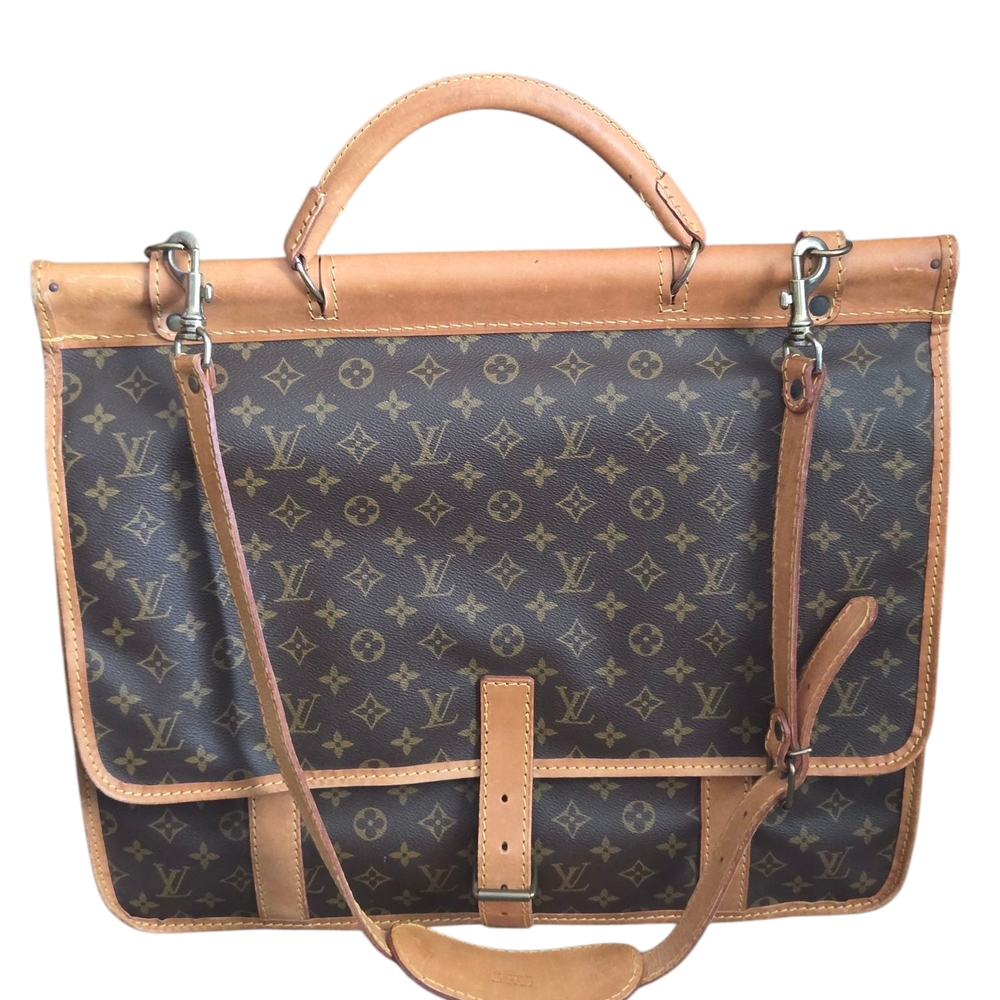 Vintage Authentic Louis Vuitton Monogram Chasse Travel Bag